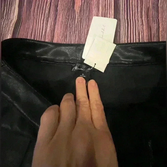 NEW LINE AND DOT reina vegan leather pant in black medium - Picture 3 of 10